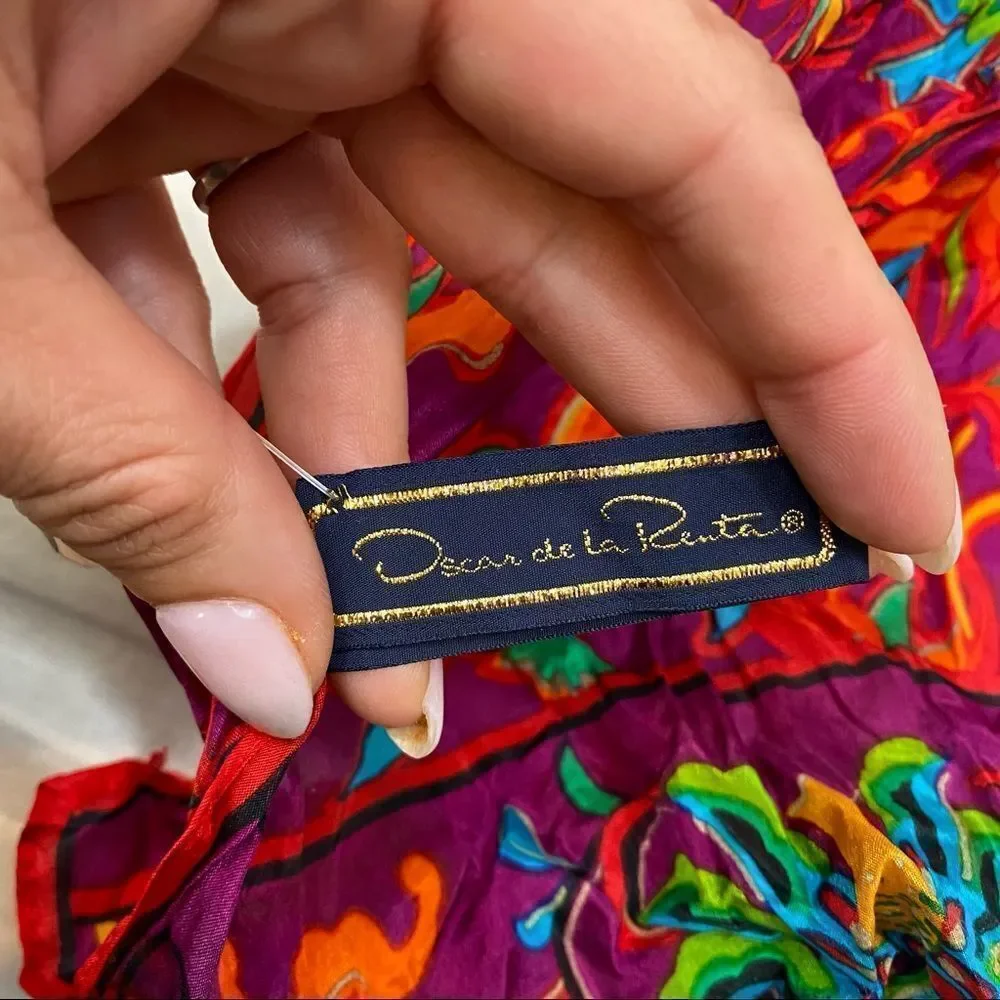 Brand New With Tags Vintage Oscar‎ de la Renta Vibrant Silk Scarf   11”x53”